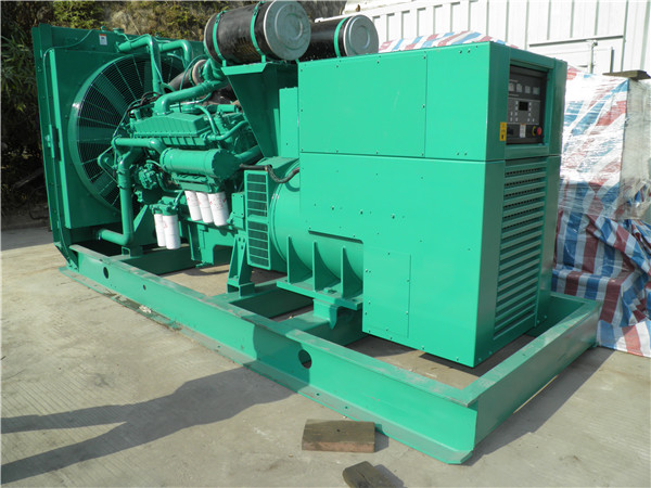 晴隆出租发电机 发电机组厂家：柴油发电机组的控制屏的作用是什么？